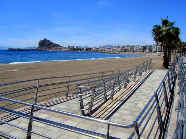 Frente Al Mar *